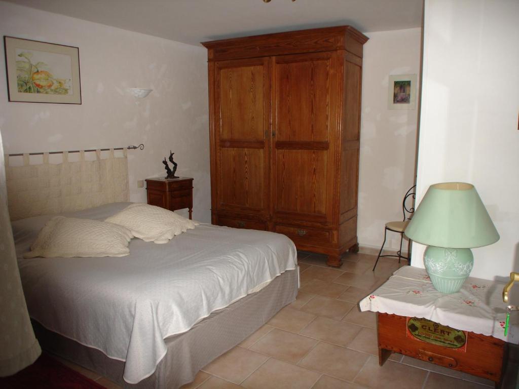 Hotel Domaine De La Grange Neuve La Roque-sur-Pernes Pokoj fotografie