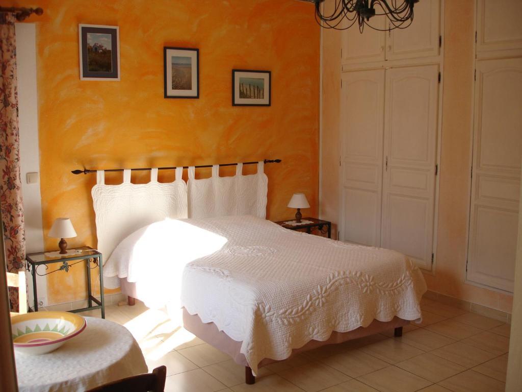 Hotel Domaine De La Grange Neuve La Roque-sur-Pernes Pokoj fotografie